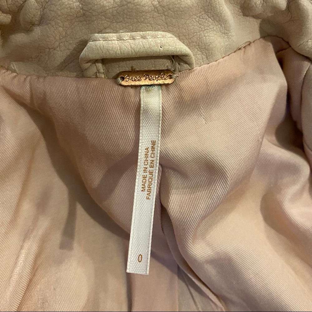 Gorgeous FREE PEOPLE vegan jacket - Picture 8 of 10